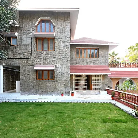 Elegant - 3Bhk Ac Villa With Lawn Banjarahills Hyd